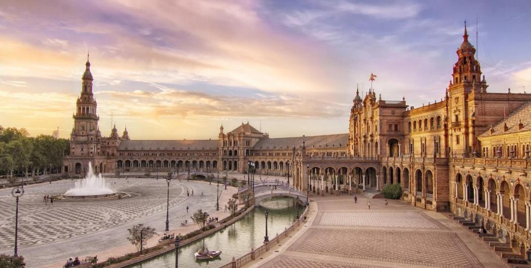 Magnifico Apartamento Tipo Duplex En Triana Seville Luaran gambar